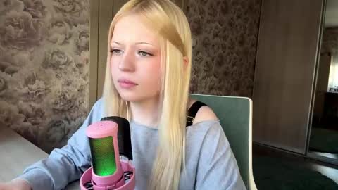 Lola online show from March 22, 2026, 12:08 pm