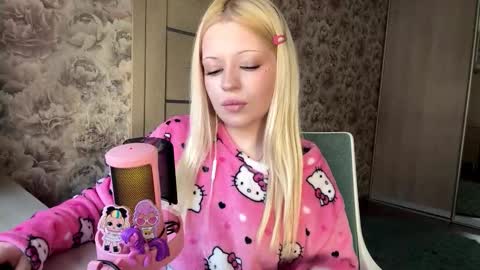 Lola online show from March 28, 2026, 12:38 pm