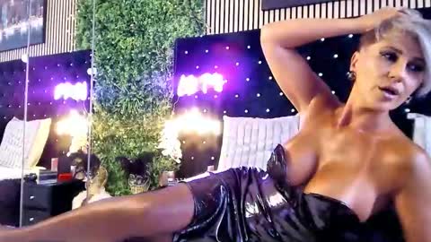 inanna_ishtar1 online show from September 24, 2025, 9:23 am