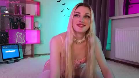 Snapshot of inchcaser chatting on November 29, 2025, 9:29 pm Dina Help me reach 100 likes online show from November 29, 2025, 9:29 pm