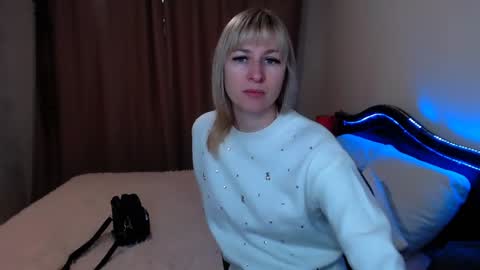 incredible_ariela online show from January 8, 2025, 9:32 am