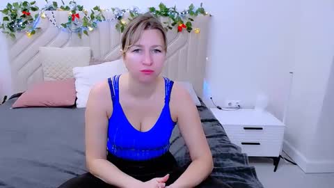 incredible_ariela online show from October 6, 2025, 8:45 am