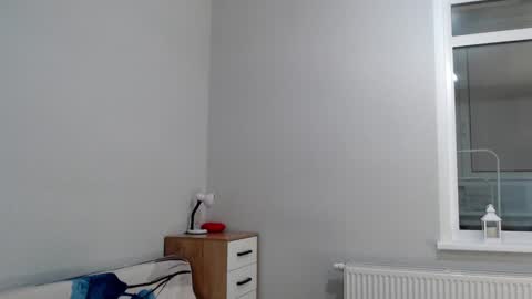 Della online show from December 8, 2024, 6:28 pm