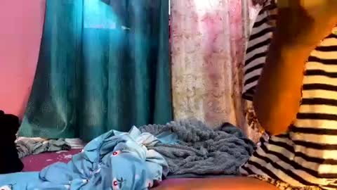 Snapshot of indian_couple247 chatting on October 14, 2025, 2:45 am new indian couple online show from October 14, 2025, 2:45 am