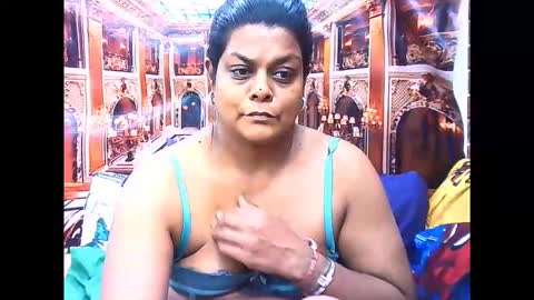 Snapshot of indiancherrypie chatting on December 19, 2025, 6:53 am indiancherrypie online show from December 19, 2025, 6:53 am