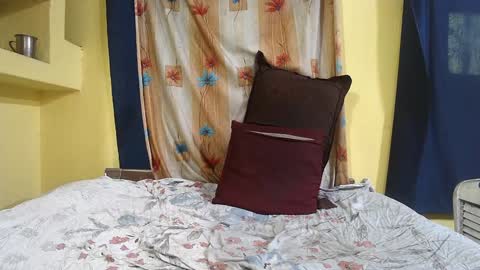 Snapshot of indiancumking chatting on December 4, 2024, 4:32 am inindiancumking online show from December 4, 2024, 4:32 am