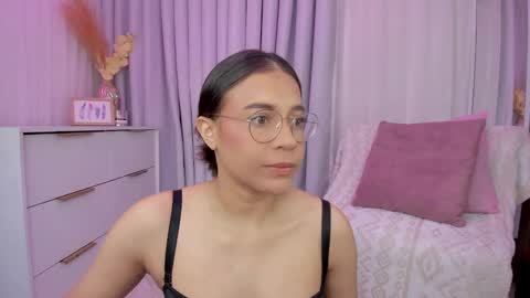 Snapshot of indiancutie_ chatting on December 10, 2024, 3:01 pm MIA online show from December 10, 2024, 3:01 pm