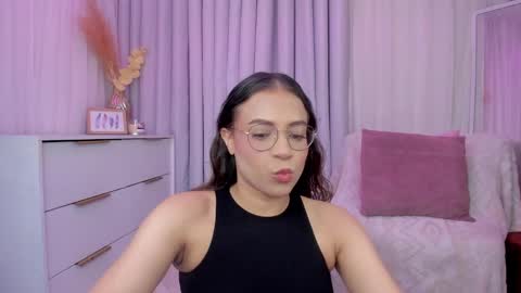 Snapshot of indiancutie_ chatting on December 30, 2024, 2:19 pm MIA online show from December 30, 2024, 2:19 pm