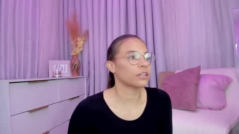 Snapshot of indiancutie_ chatting on March 6, 2025, 5:11 pm MIA online show from March 6, 2025, 5:11 pm