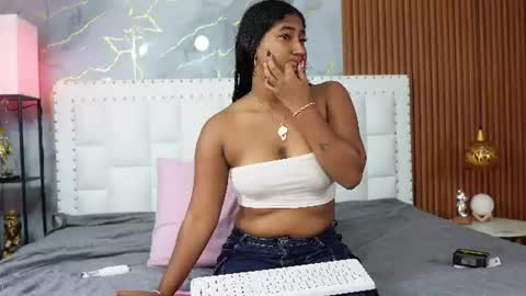 Snapshot of indiancutiie chatting on June 16, 2026, 7:49 pm LITTLE AINHOA online show from June 16, 2026, 7:49 pm