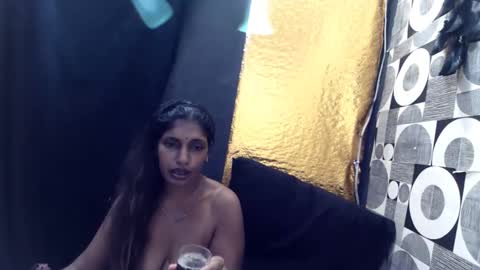 indianhoneyx online show from March 28, 2026, 6:40 pm