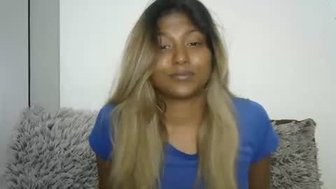 indianqtpie6 online show from September 11, 2025, 6:41 pm