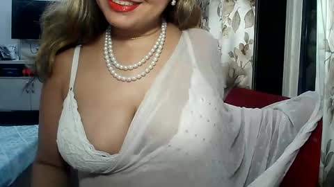 Snapshot of indianrads9 chatting on March 9, 2025, 5:39 pm Radha online show from March 9, 2025, 5:39 pm