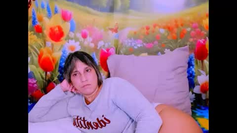 Snapshot of indianroxy27 chatting on February 24, 2026, 6:33 am indianroxy27 online show from February 24, 2026, 6:33 am