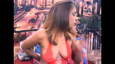 indiansexyass4u2luv online show from April 14, 2026, 6:47 pm