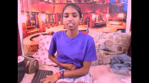 Snapshot of indiansexyslender4u2luv chatting on January 24, 2025, 9:06 am indiansexyslender4u2luv online show from January 24, 2025, 9:06 am