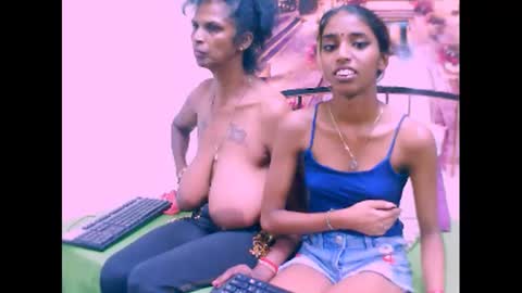 Snapshot of indiansexyslender4u2luv chatting on February 22, 2025, 12:08 pm indiansexyslender4u2luv online show from February 22, 2025, 12:08 pm