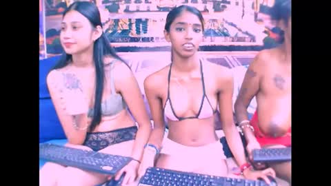 Snapshot of indiansexyslender4u2luv chatting on March 3, 2025, 9:11 am indiansexyslender4u2luv online show from March 3, 2025, 9:11 am