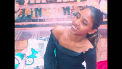 Snapshot of indiansexyslender4u2luv chatting on October 17, 2025, 7:55 am indiansexyslender4u2luv online show from October 17, 2025, 7:55 am