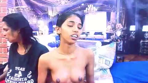 indiansexyslender4u2luv online show from November 26, 2025, 5:30 am