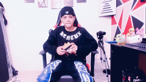 Snapshot of indomitablebeast chatting on February 7, 2025, 4:37 am matias online show from February 7, 2025, 4:37 am