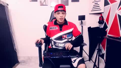 Snapshot of indomitablebeast chatting on November 21, 2025, 10:08 pm matias online show from November 21, 2025, 10:08 pm