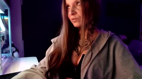 Snapshot of inesdesire chatting on January 6, 2025, 7:31 am InesDesire online show from January 6, 2025, 7:31 am