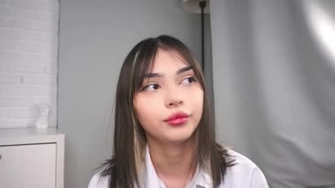 Molly online show from February 4, 2026, 6:58 pm