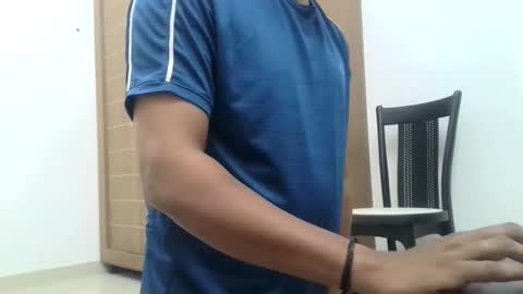 Inglorious Hairy Uncut online show from April 4, 2026, 4:33 am