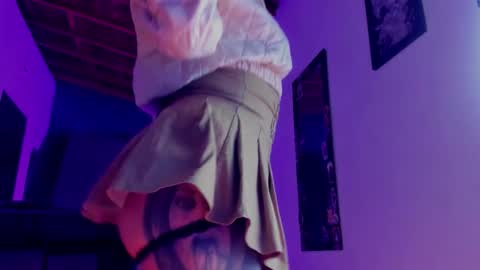 demon online show from November 4, 2025, 1:27 am