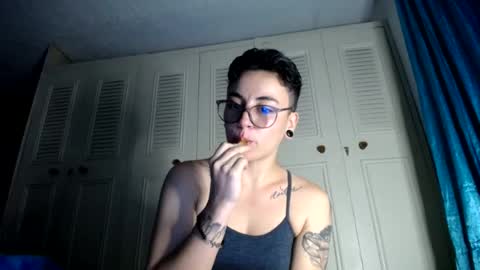 lyan onlyfans n linda online show from July 19, 2026, 1:42 am