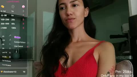 Laroa online show from April 16, 2026, 7:36 pm