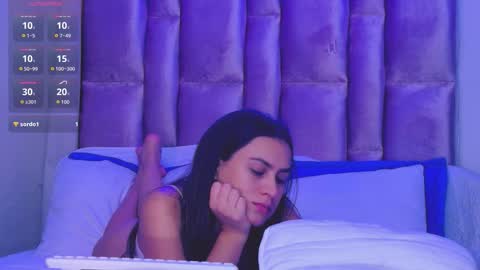 Innoocent Luna online show from November 5, 2025, 3:06 am