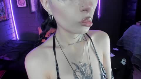   SANIA  online show from November 6, 2025, 5:36 pm