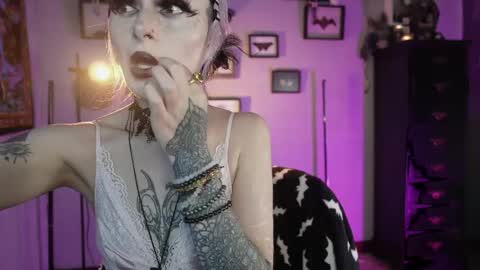   SANIA  online show from April 20, 2026, 5:16 pm