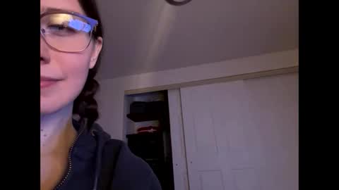 Snapshot of insideme42713 chatting on March 16, 2026, 5:44 am insideme42713 online show from March 16, 2026, 5:44 am