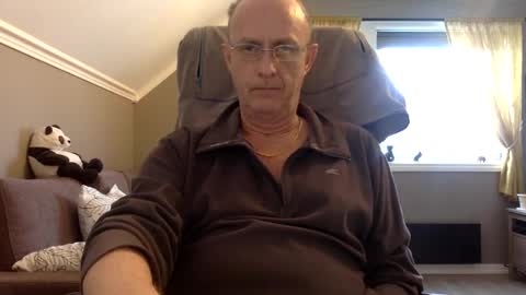 insignia20 online show from January 27, 2025, 12:05 pm