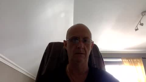 insignia20 online show from February 25, 2025, 12:34 pm