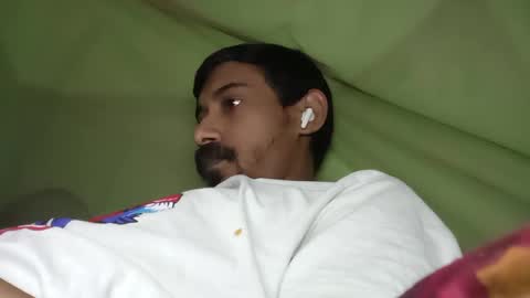 interne8famous online show from November 3, 2025, 8:48 am