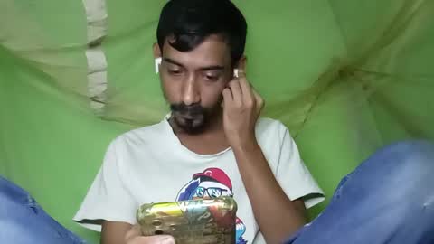 Snapshot of interne8famous chatting on December 18, 2025, 1:17 pm interne8famous online show from December 18, 2025, 1:17 pm