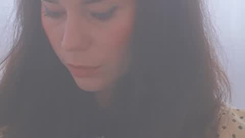 Nadyia online show from September 18, 2025, 10:06 am