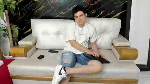 invincible200 online show from September 10, 2025, 2:39 pm