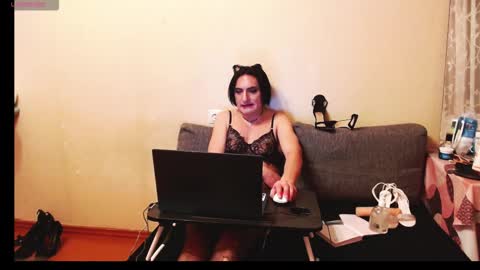 IrenmodelTrans online show from November 25, 2025, 5:24 pm