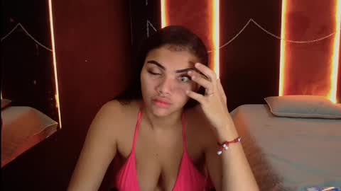 Nathaly Cortez online show from December 6, 2024, 3:55 pm