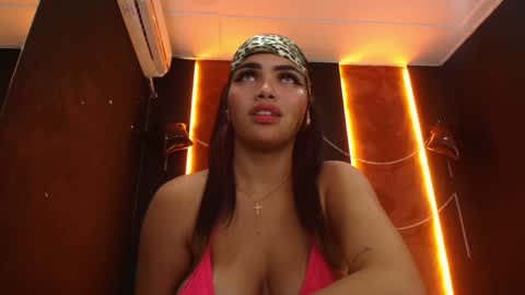 Nathaly Cortez online show from December 10, 2024, 10:26 pm