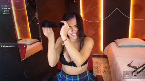 Nathaly Cortez online show from December 20, 2024, 11:58 pm