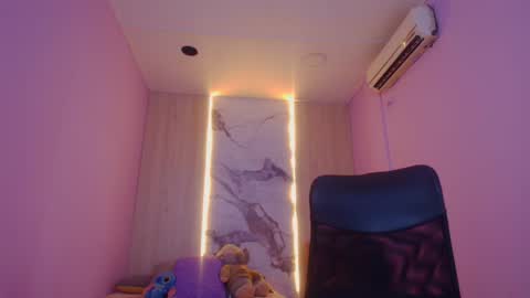 Nathaly Cortez online show from February 2, 2025, 4:15 am