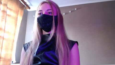 Lily online show from September 22, 2025, 11:23 am