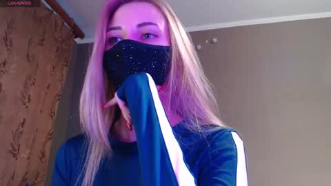 Lily online show from September 28, 2025, 3:50 pm