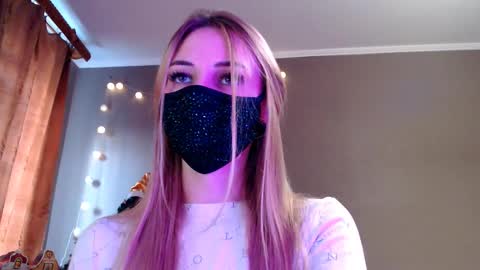 Lily online show from January 11, 2026, 1:49 pm